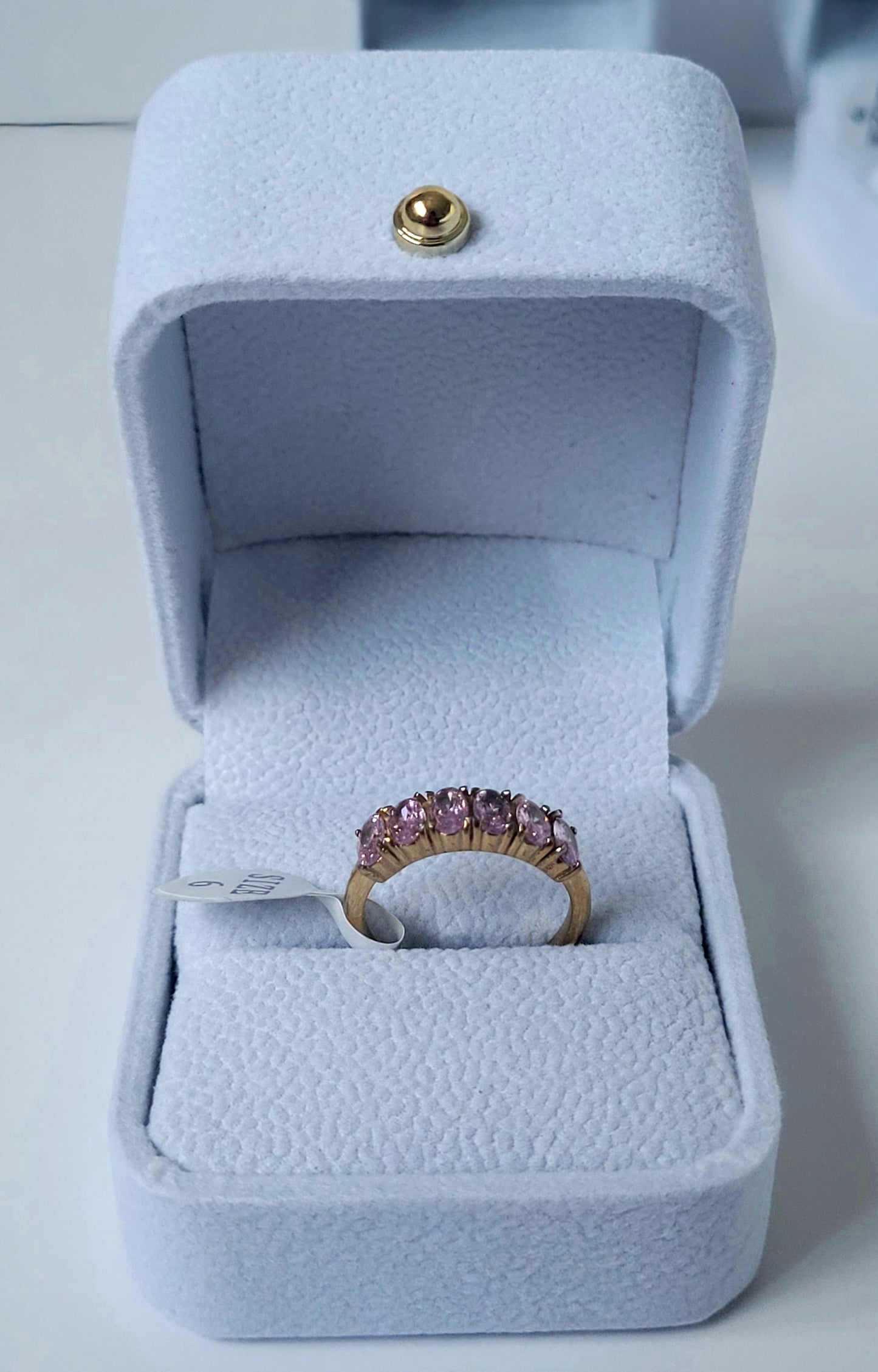 Fashion ring 18k pvd with pink warm design.size 6,7,8